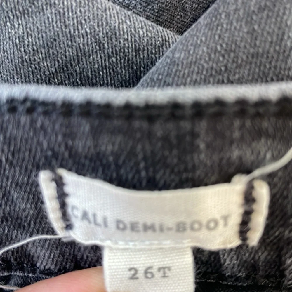 Madewell Cali Demi-Boot faded black high waist stretch jeans. Size 26T